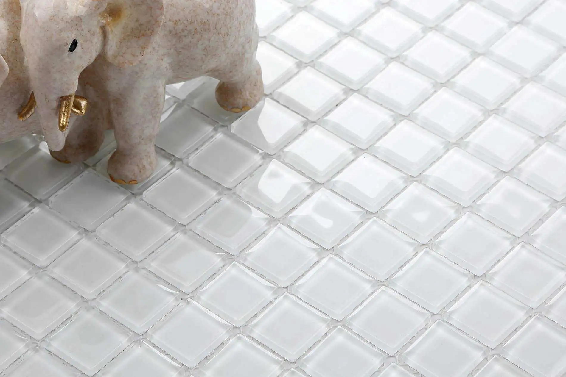 CRYSTAL Super White Glossy (2.5x2.5x0.4) 29.8x29.8