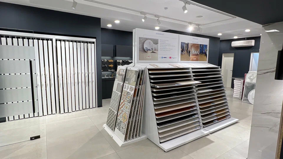 Менеджера отдела розничных продаж для работы в шоуруме с розничными клиентами, дизайнерами, проектами.