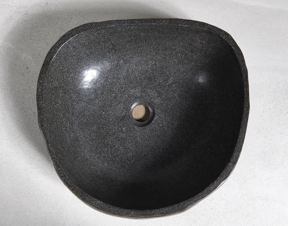 раковина из речного камня 45x43x15