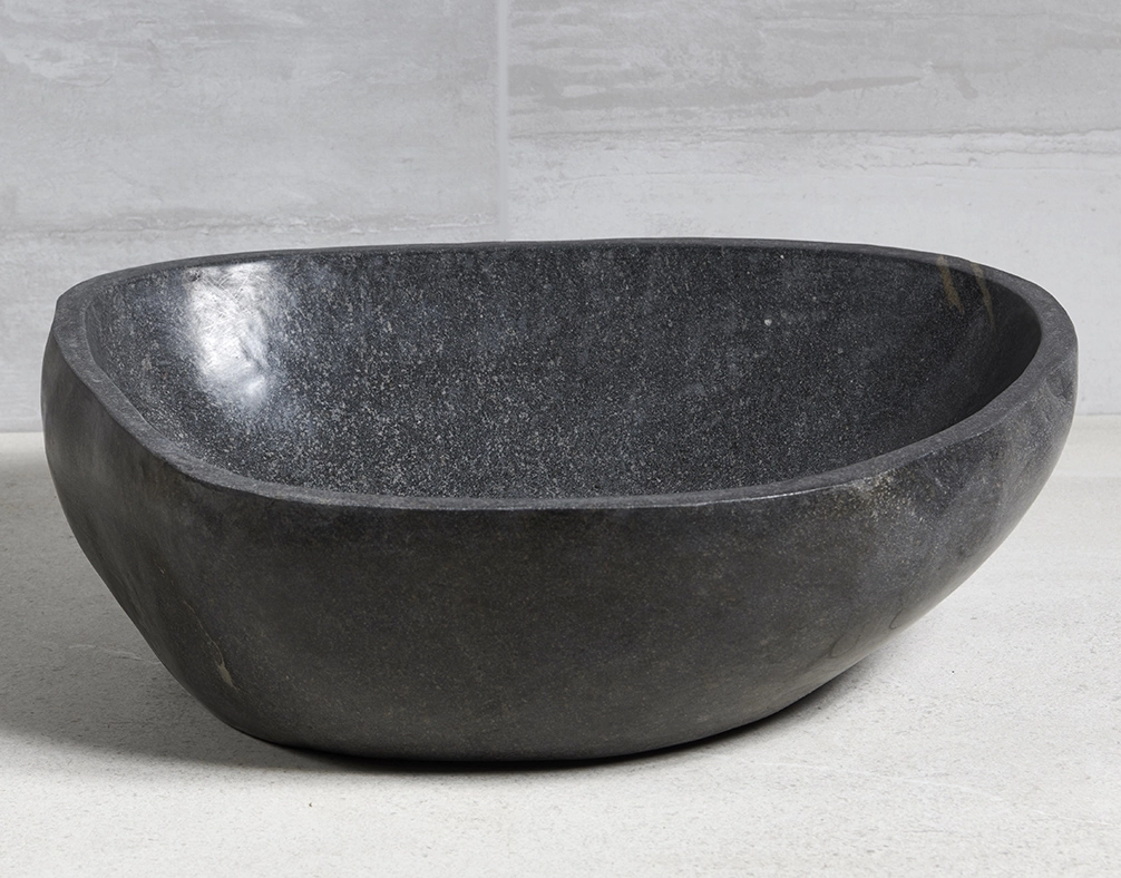 раковина из речного камня 52x46x15