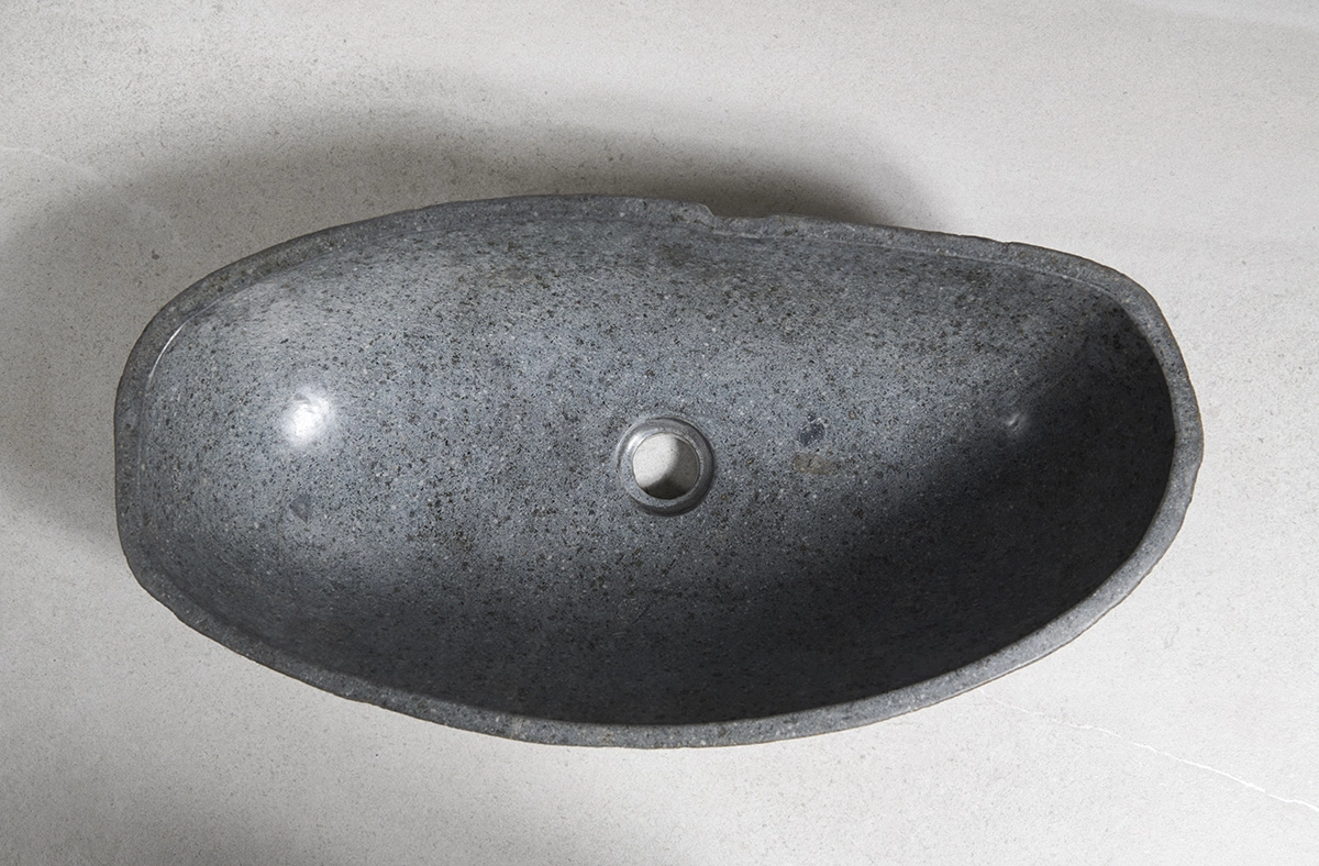 раковина из речного камня 60x30x15