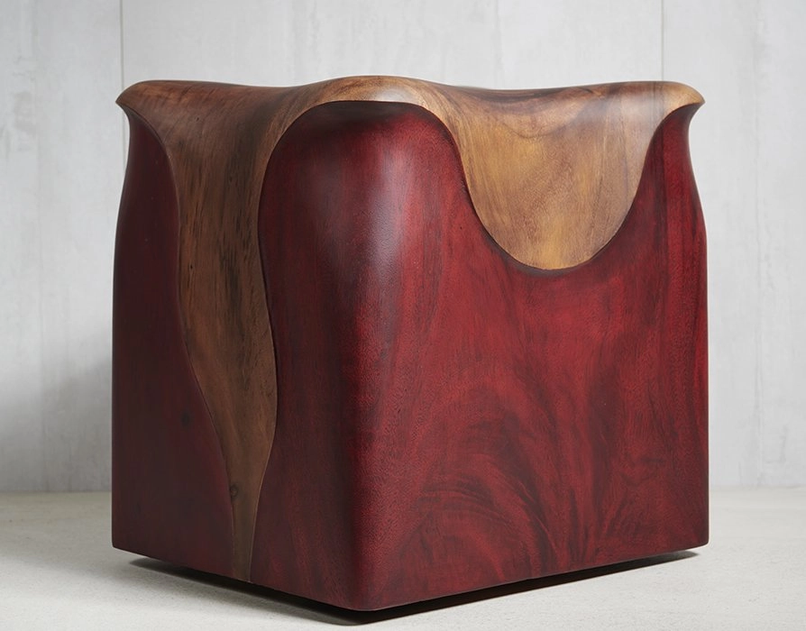 Табурет из массива дерева APPLE Stool Suar Red 44х37х42