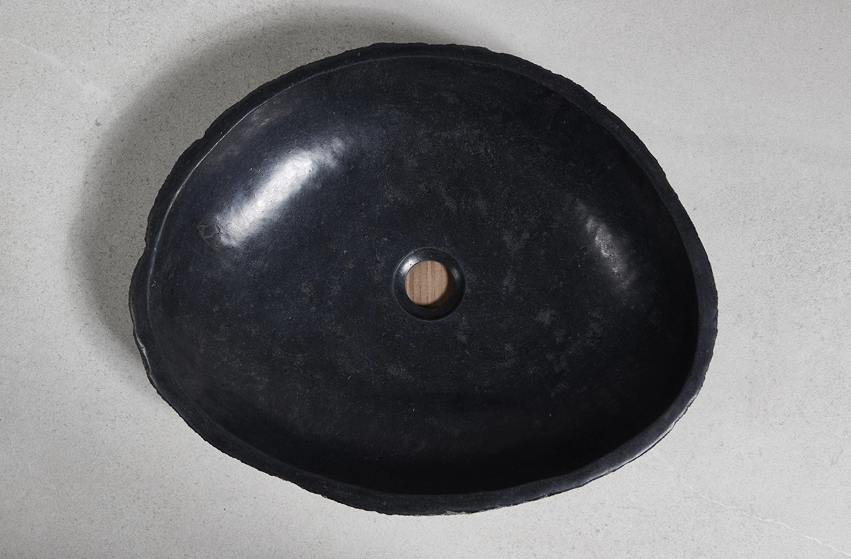 раковина из речного камня 48х39х10