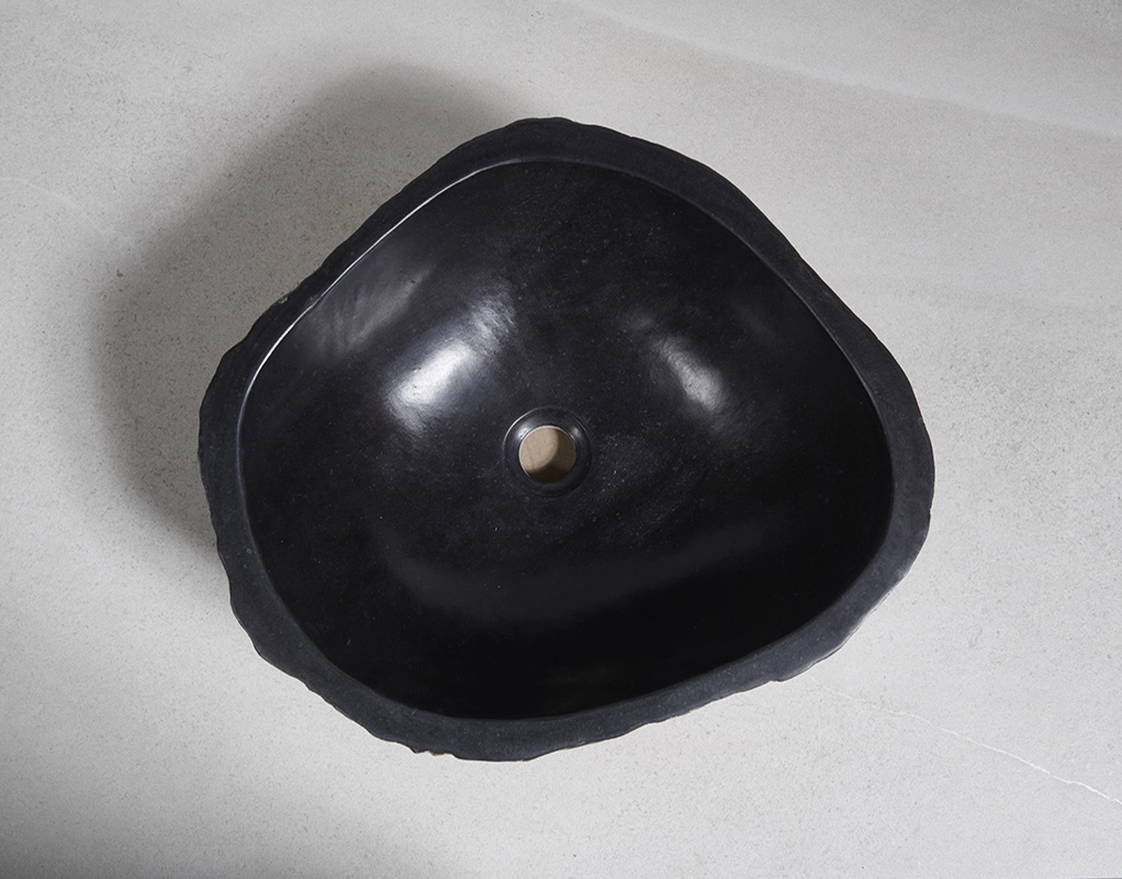 раковина из речного камня 47x44x15