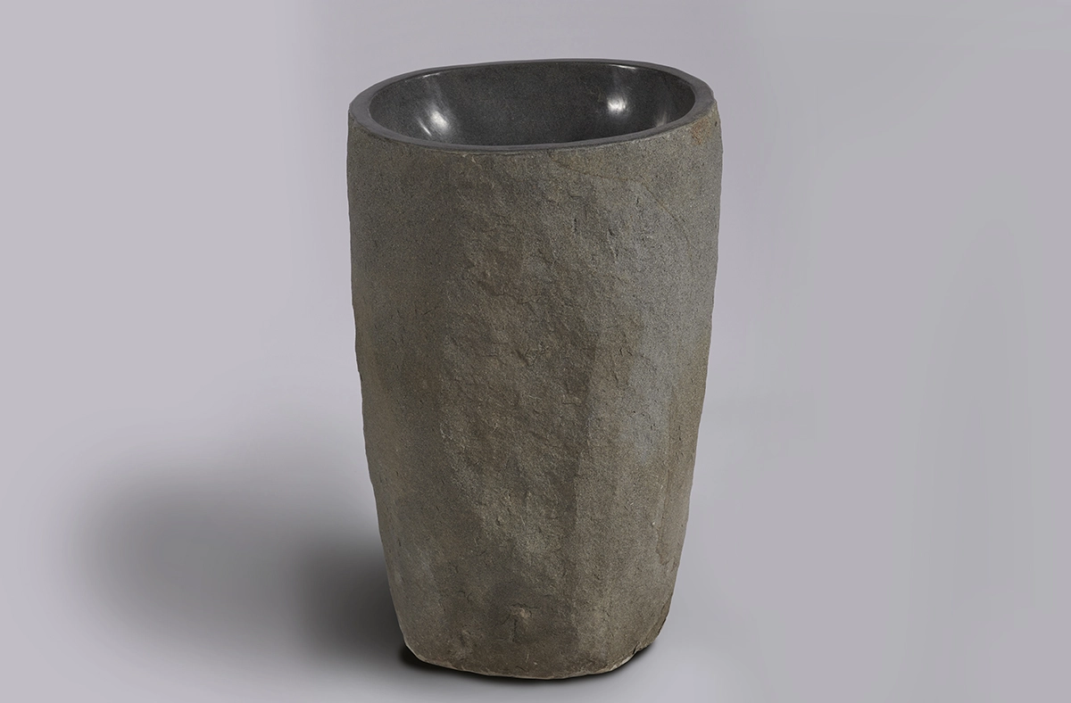 раковина напольная из речного камня 85х50х50