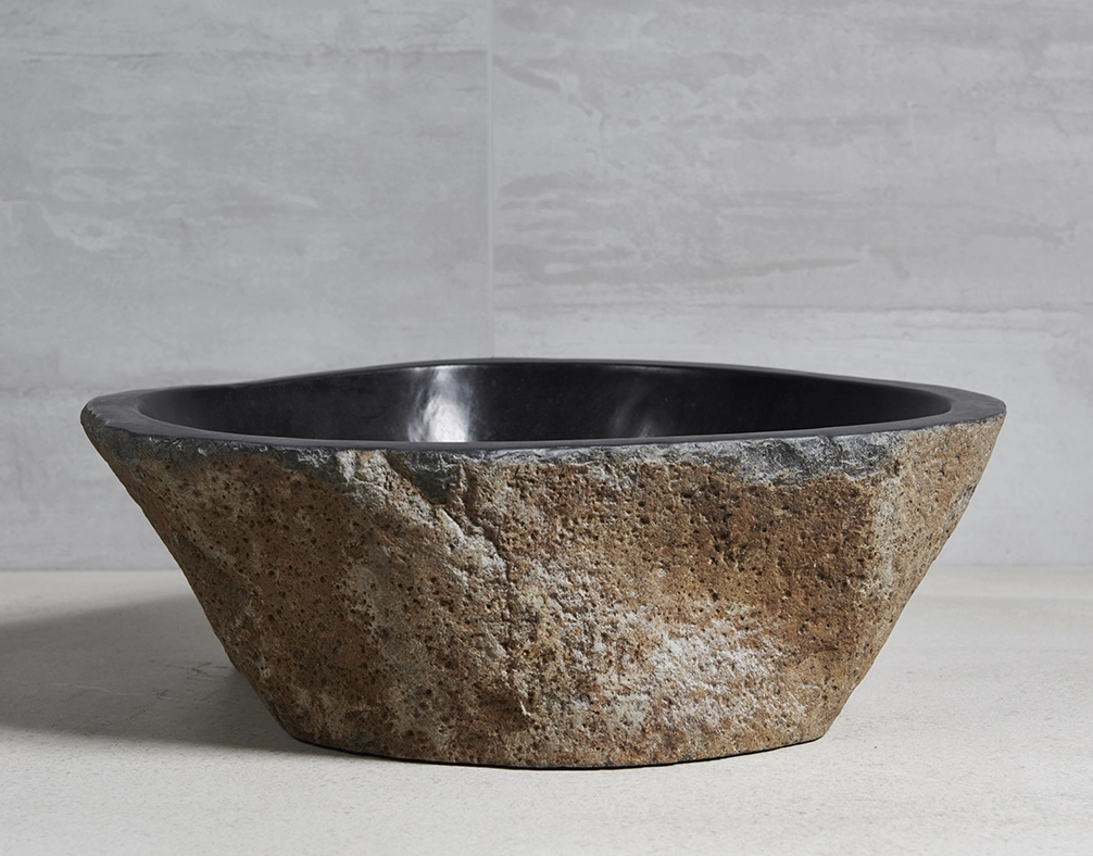 раковина из речного камня 47x44x15