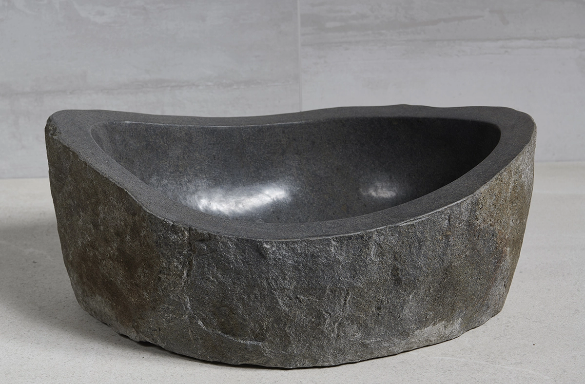 раковина из речного камня 52х39х21