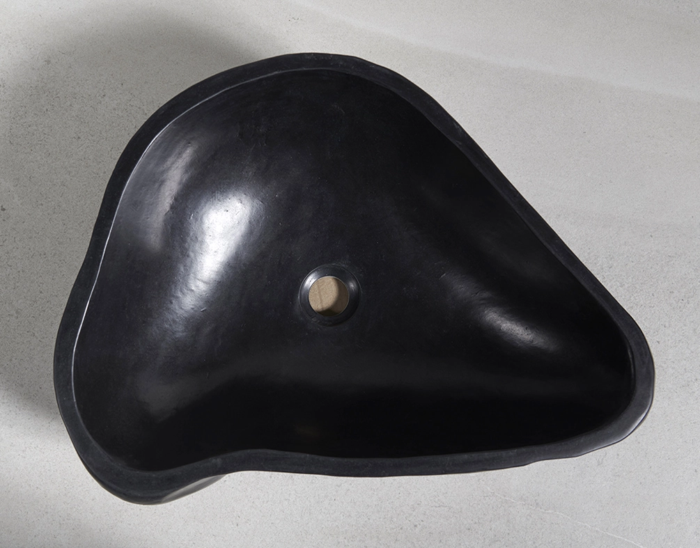 раковина из речного камня 57x42x15