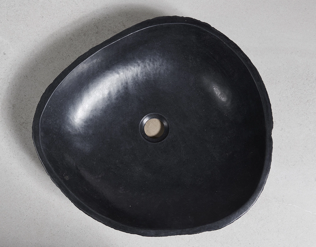 раковина из речного камня 45х43х10