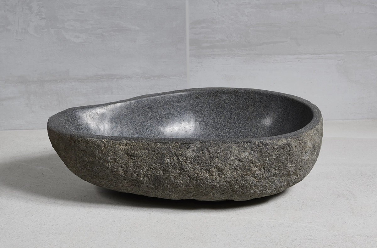 раковина из речного камня 55x35x15