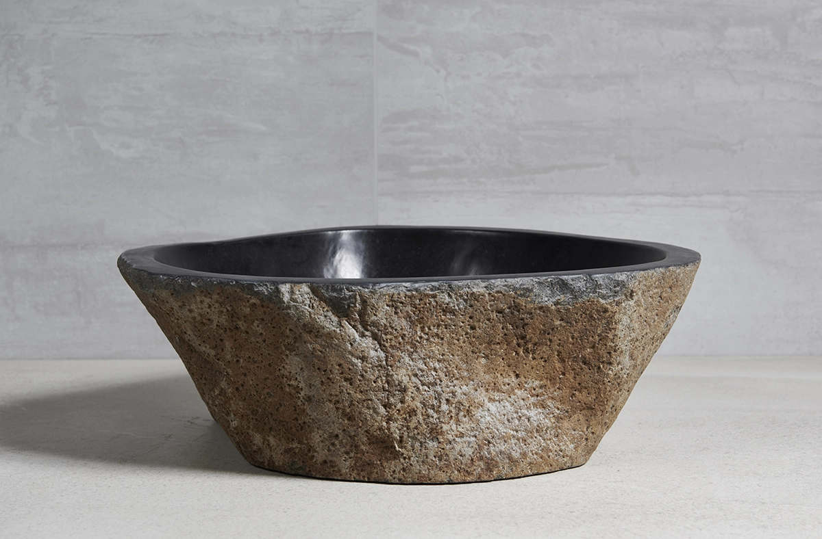 раковина из речного камня 47x44x15