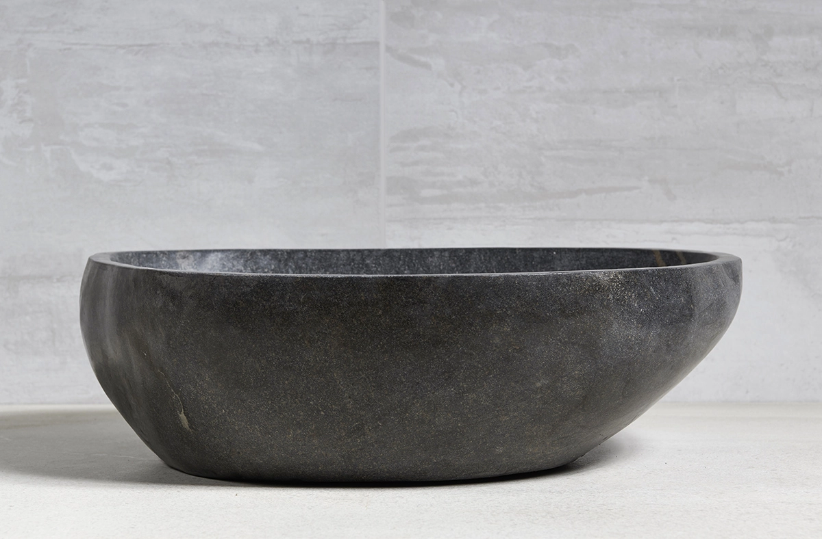 раковина из речного камня 52x46x15