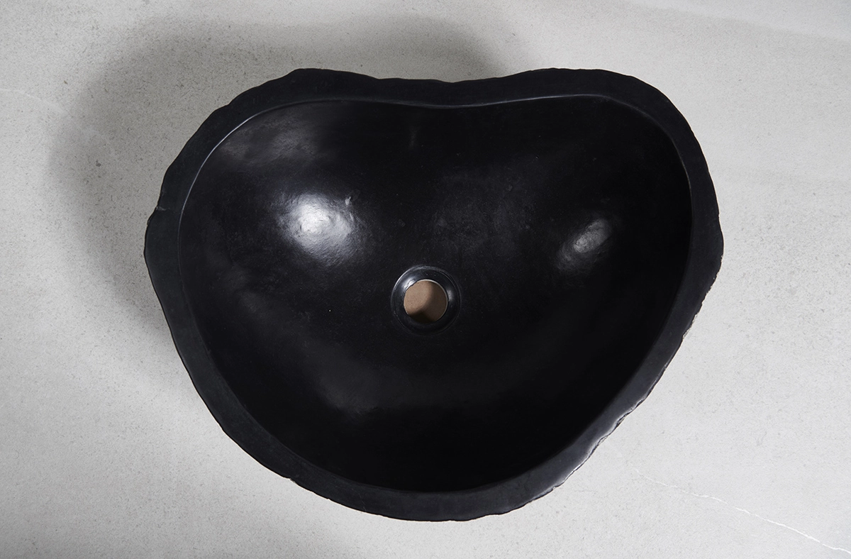 раковина из речного камня 48x37x15