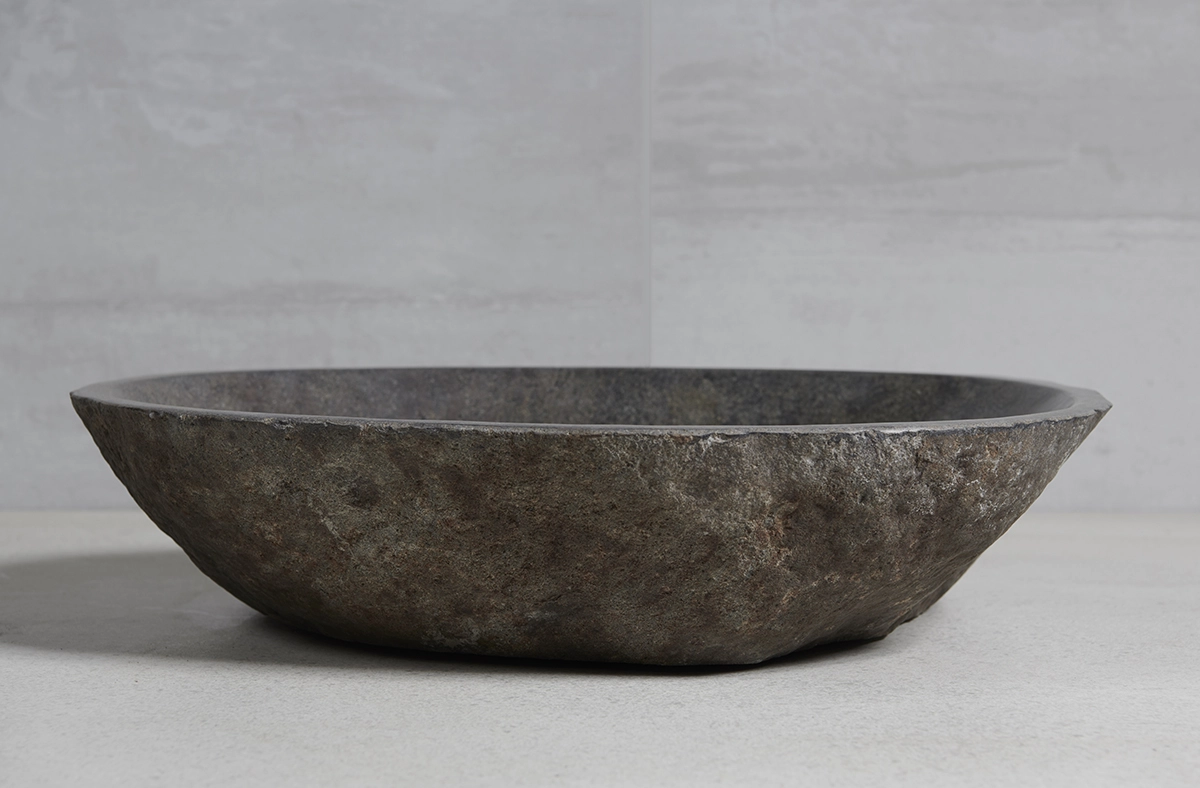 раковина из речного камня 44x36x10