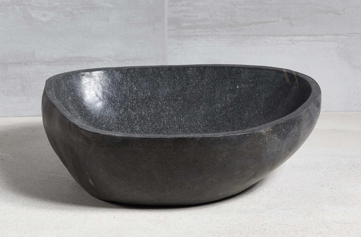 раковина из речного камня 52x46x15