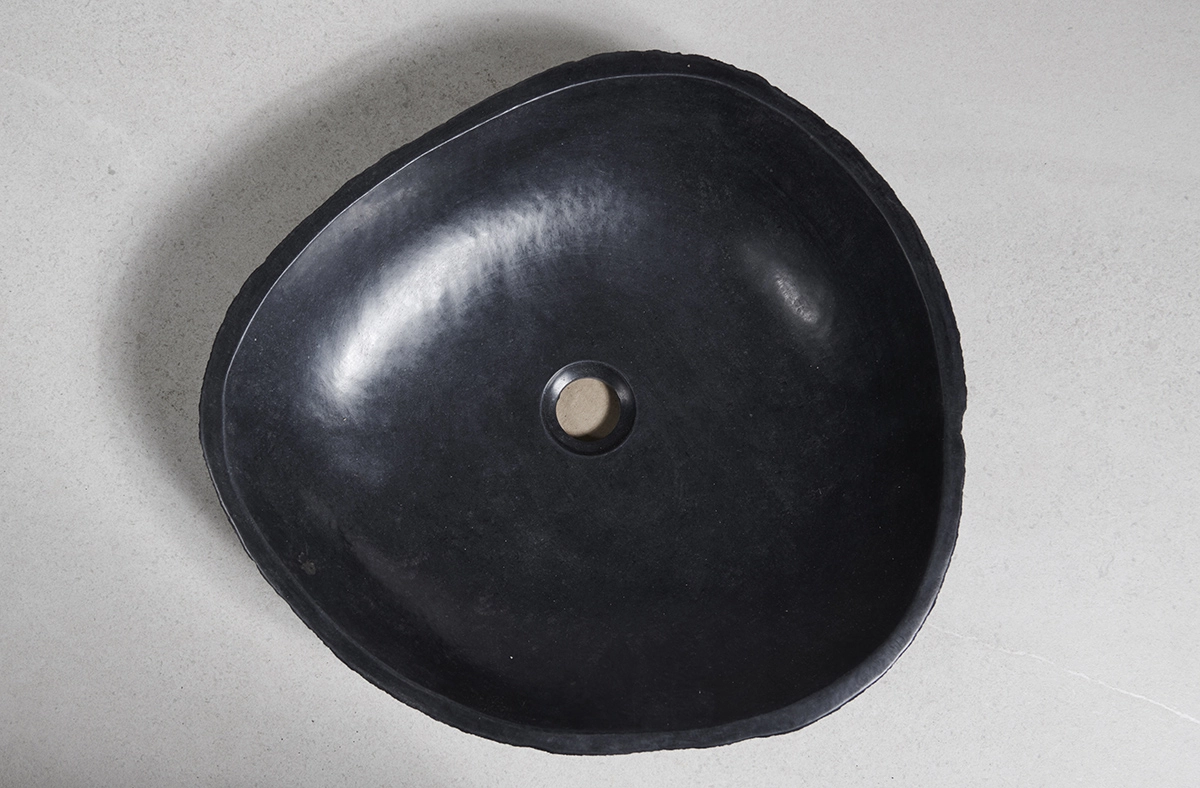 раковина из речного камня 45х43х10