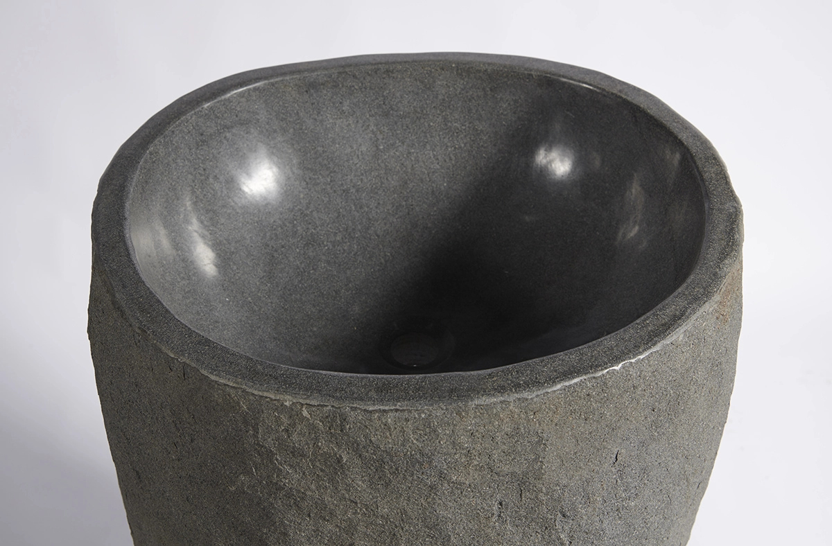 раковина напольная из речного камня 85х50х50