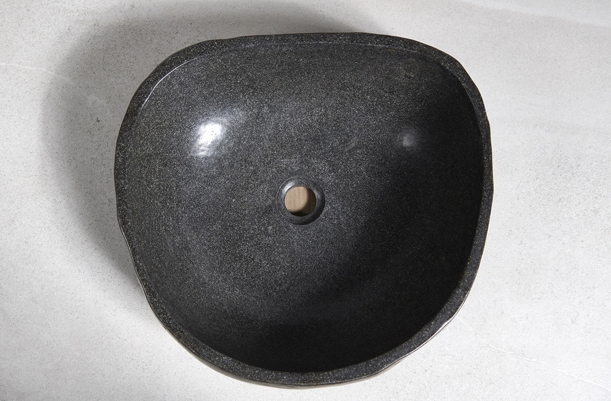 раковина из речного камня 45x43x15