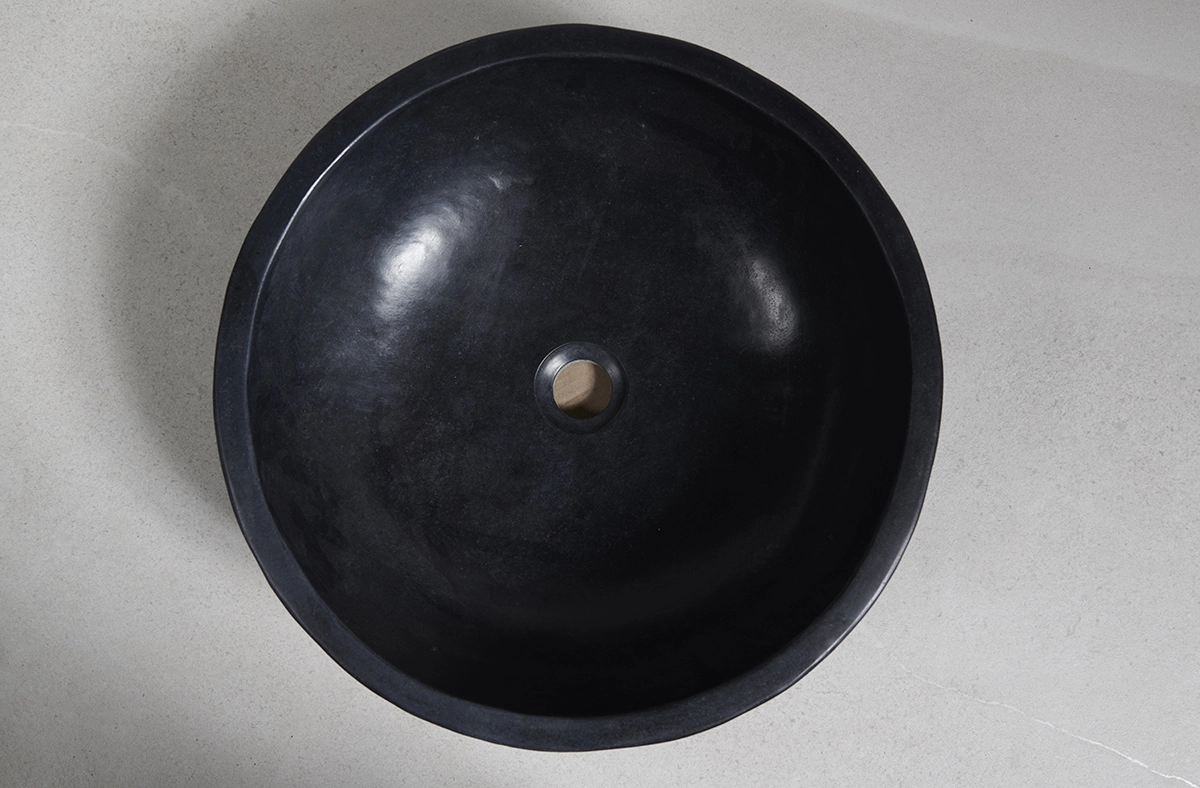 раковина из речного камня 45x45x15