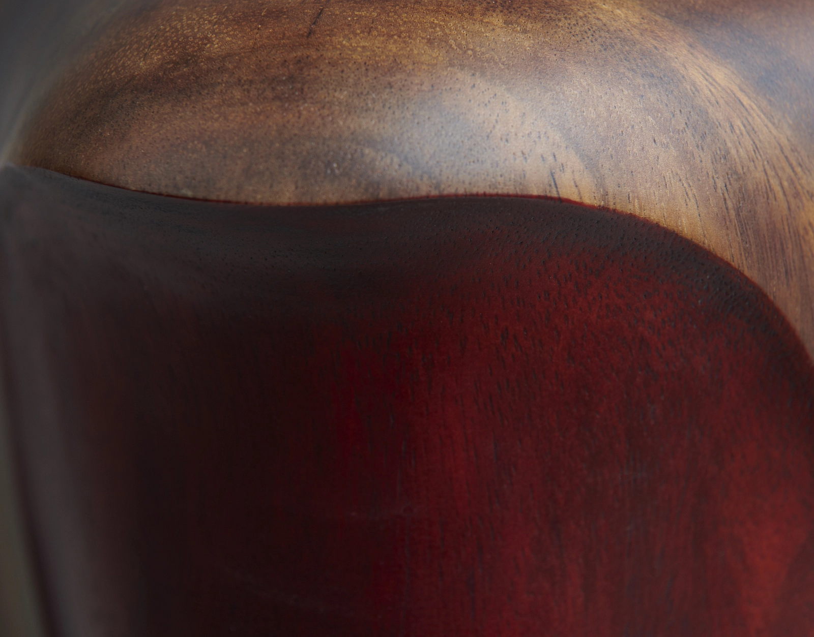 Табурет из массива дерева APPLE Stool Suar Red 44х37х42